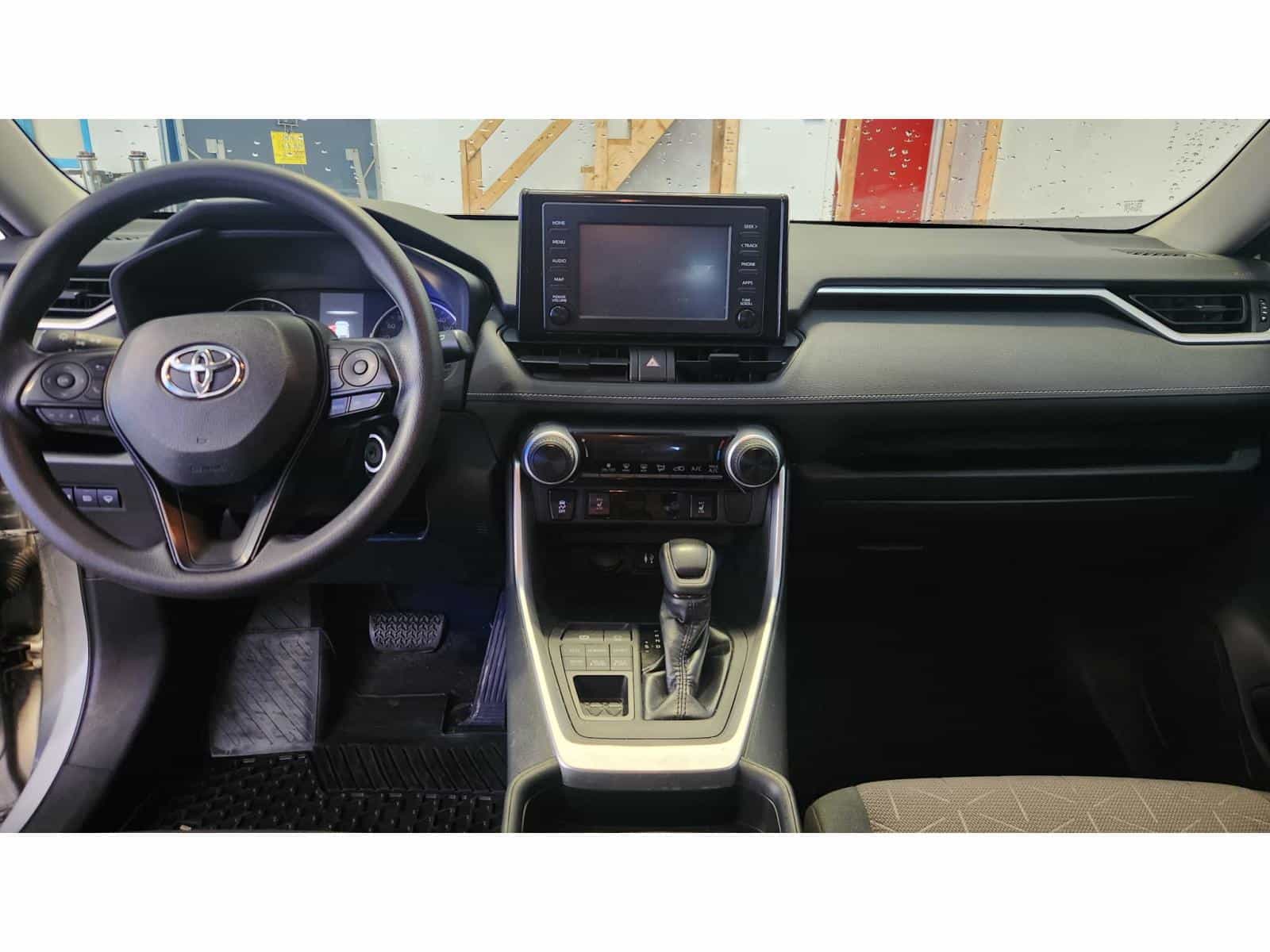 Image 12 Toyota RAV4 LE LE 2019