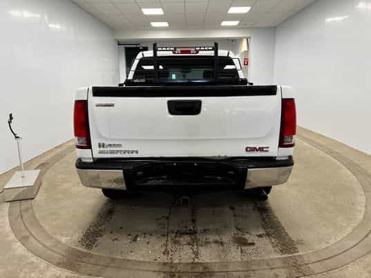 2011 GMC Sierra Hybrid - Image 14