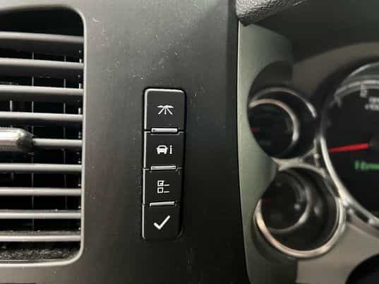 2011 GMC Sierra Hybrid - Image 6