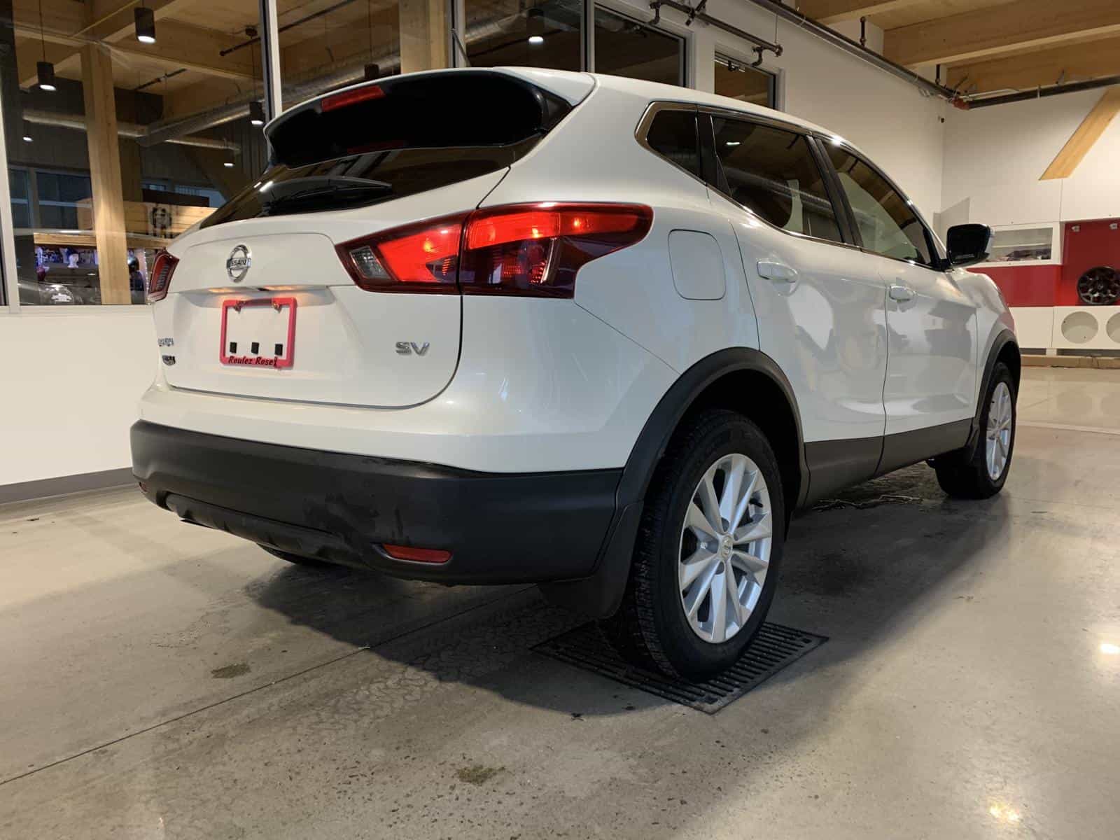 2017 Nissan Rogue Sport S/Sv/Sl S - Image 3