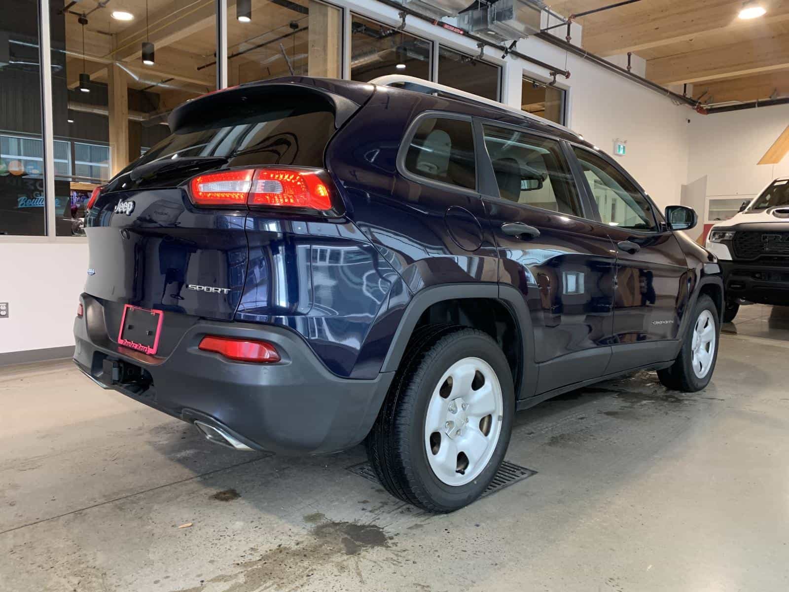 2016 Jeep Cherokee S Sport - Image 3