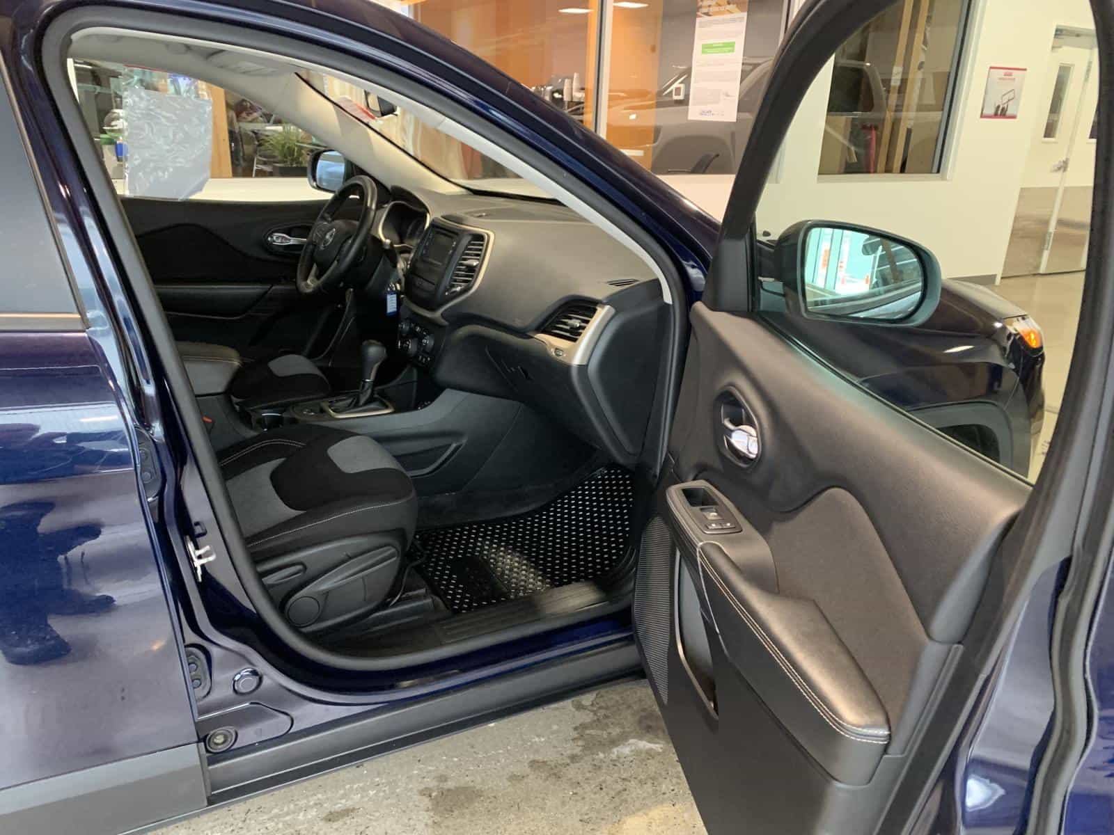 2016 Jeep Cherokee S Sport - Image 7