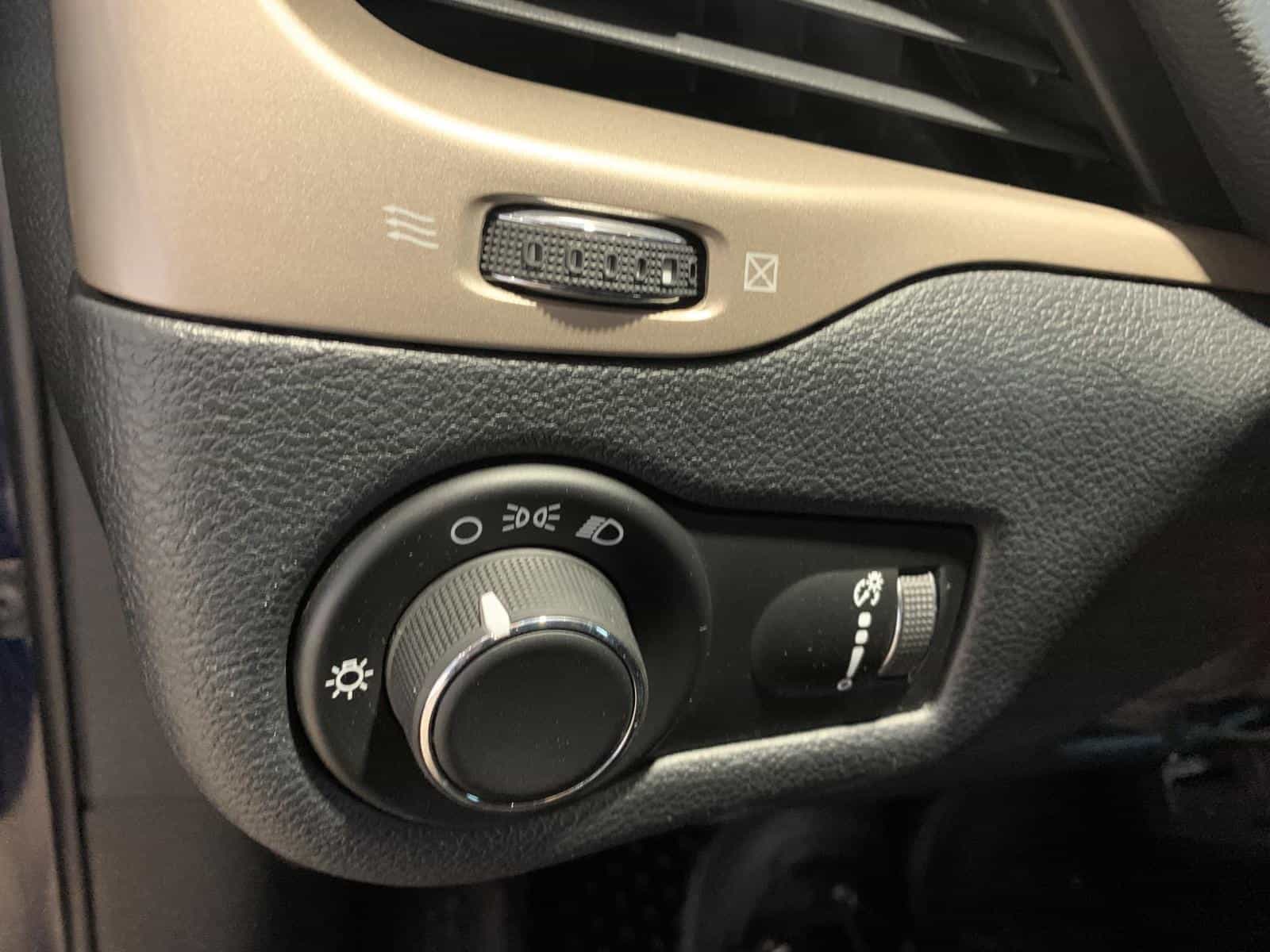 2016 Jeep Cherokee S Sport - Image 19