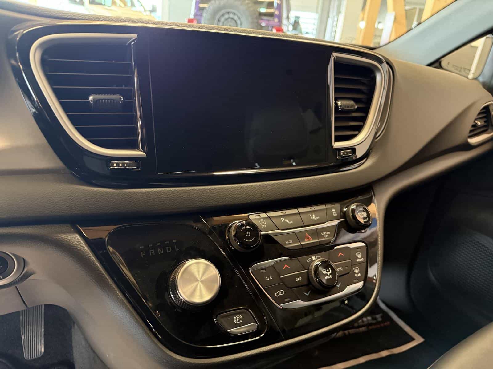 Image 8 Chrysler Grand Caravan SXT 2026