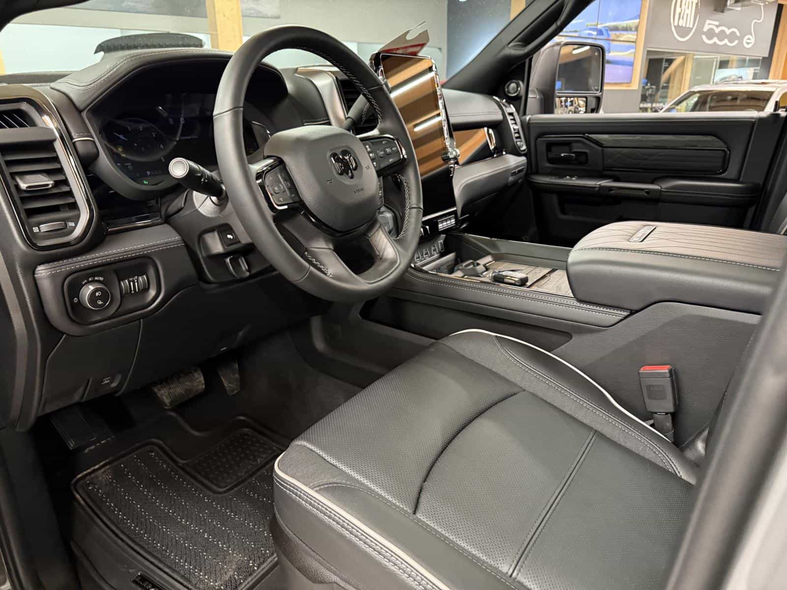 Image 9 RAM 2500 Limited 2026