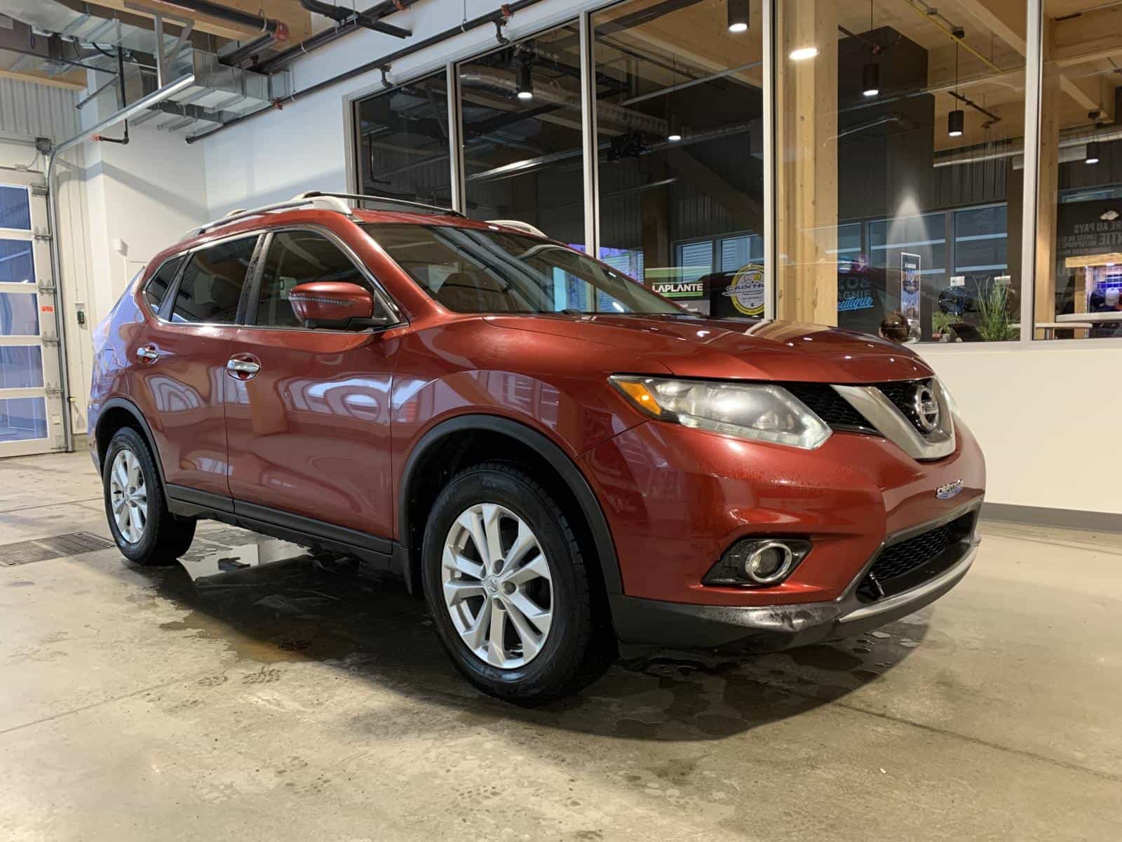 2016 Nissan Rogue SV - Image 4