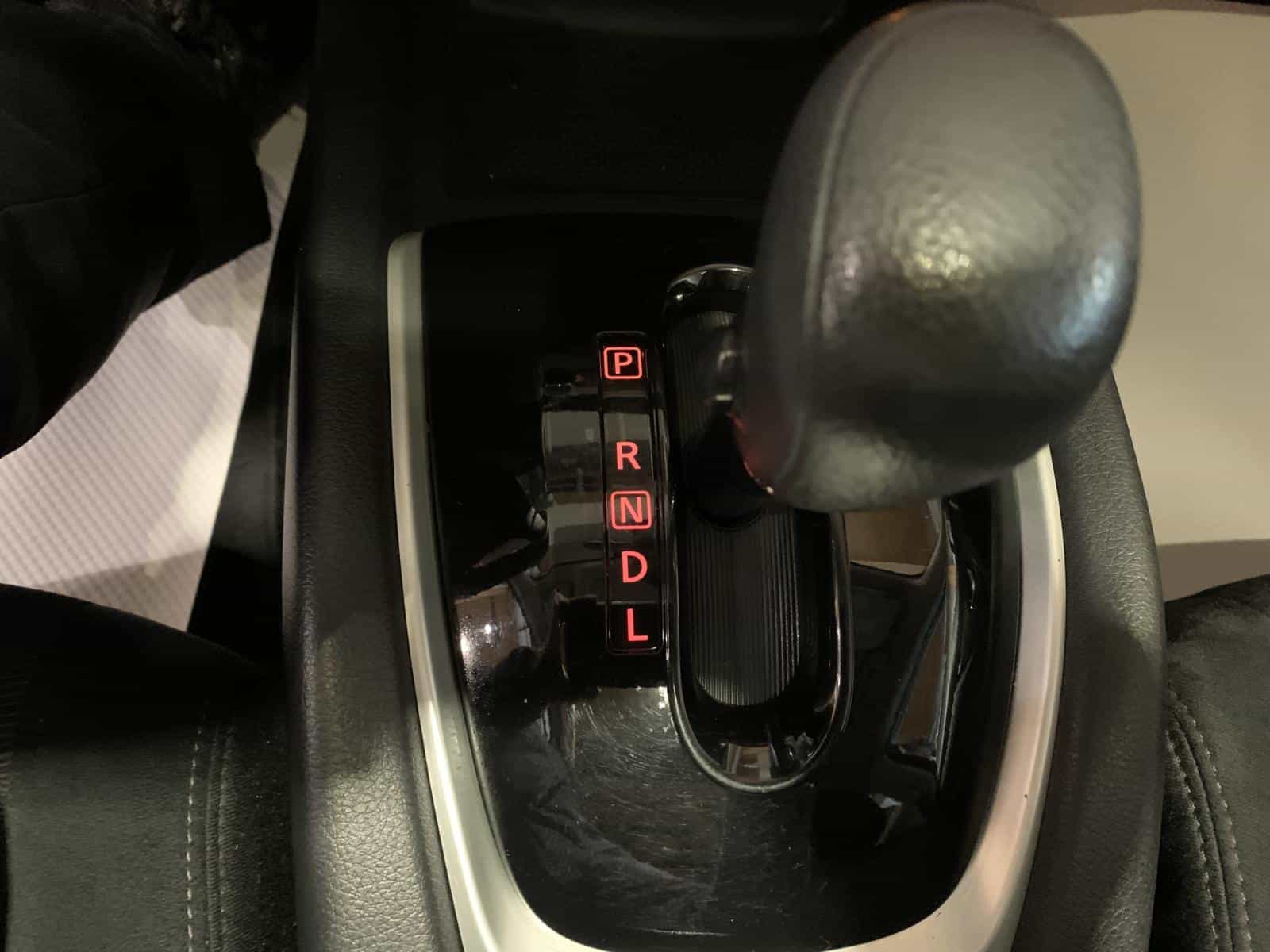 2016 Nissan Rogue SV - Image 17