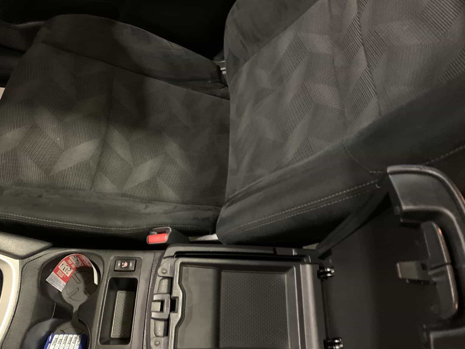 2016 Nissan Rogue SV - Image 29