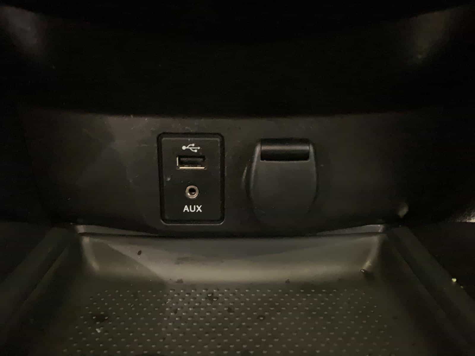 2016 Nissan Rogue SV - Image 32