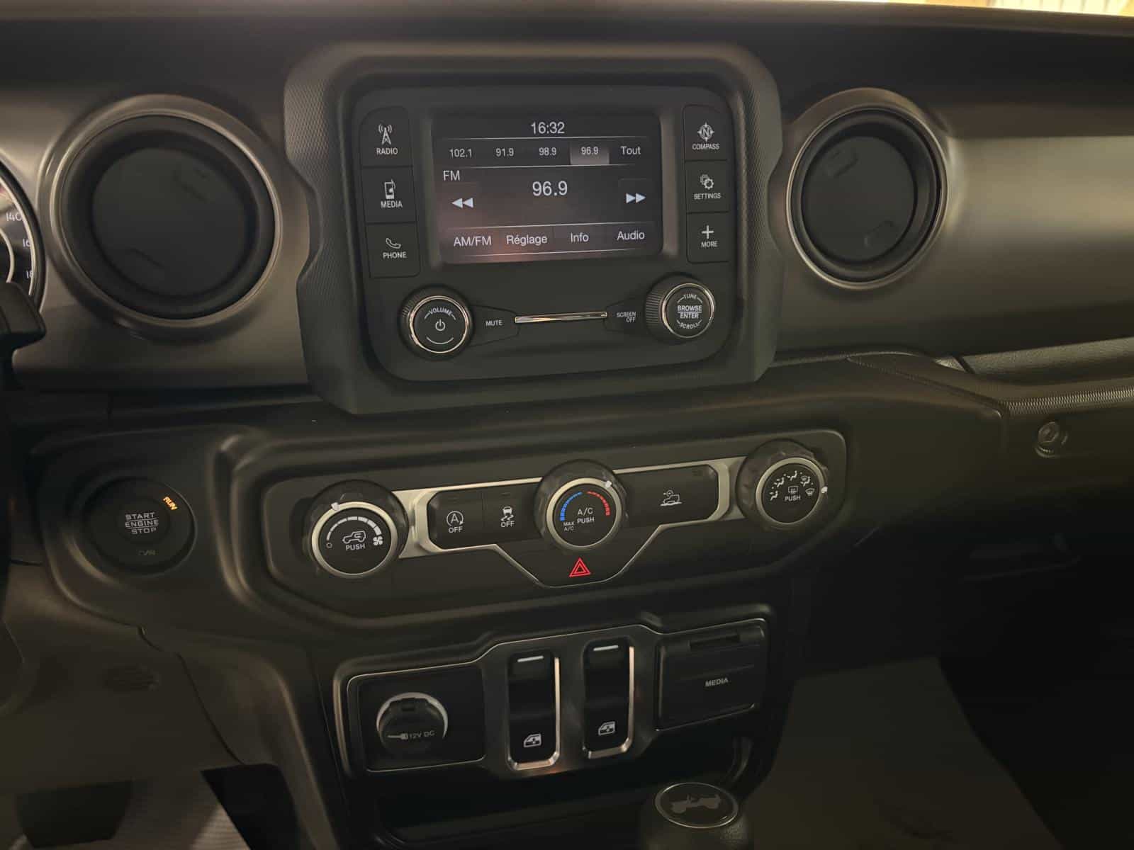 2021 Jeep Wrangler Sport S - Image 17