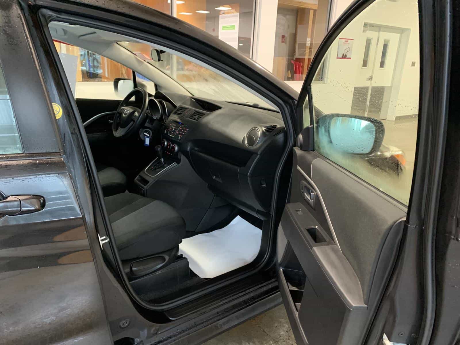 2015 Mazda 5 GS - Image 6