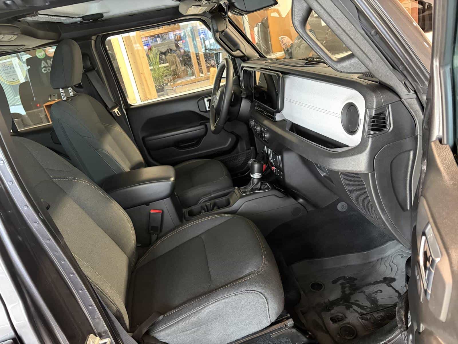 2024 Jeep Wrangler Willys - Image 14