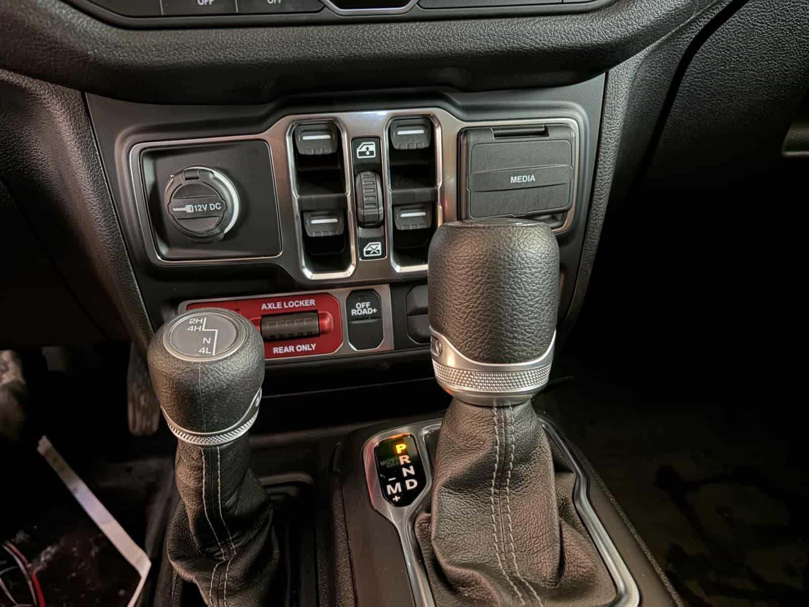 2024 Jeep Wrangler Willys - Image 23