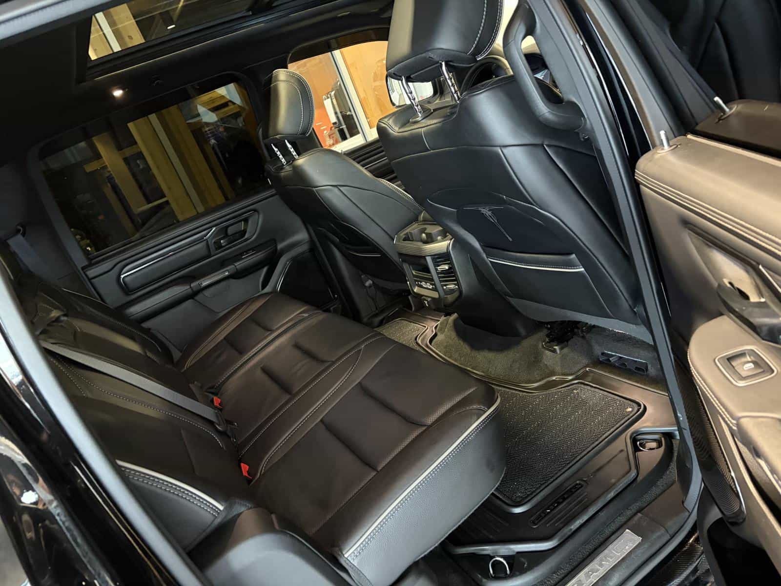 2023 RAM 1500 Limited - Image 9