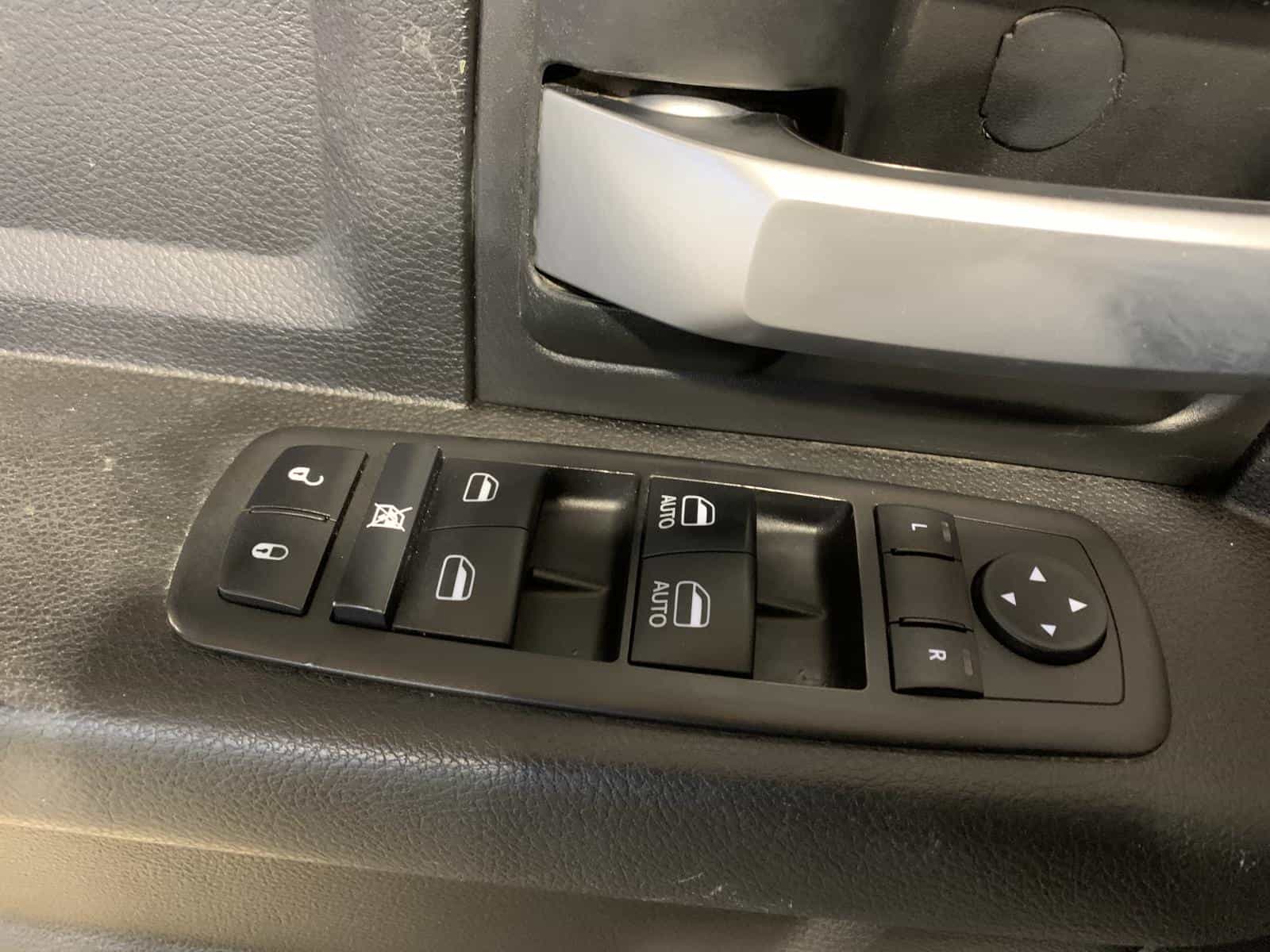 Image 23 RAM 3500 Tradesman 2019