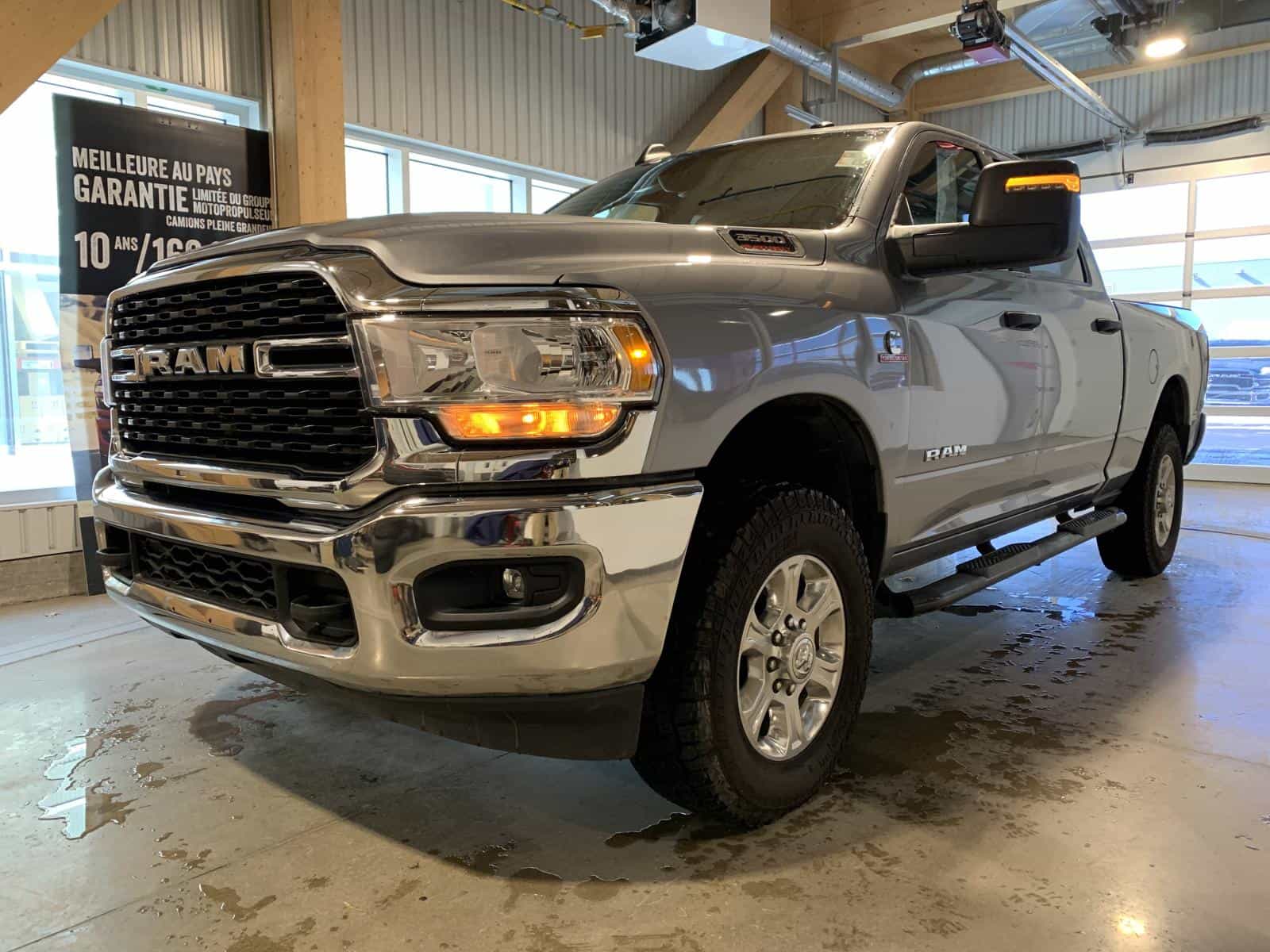 Image 2 RAM 3500 Big Horn 2024