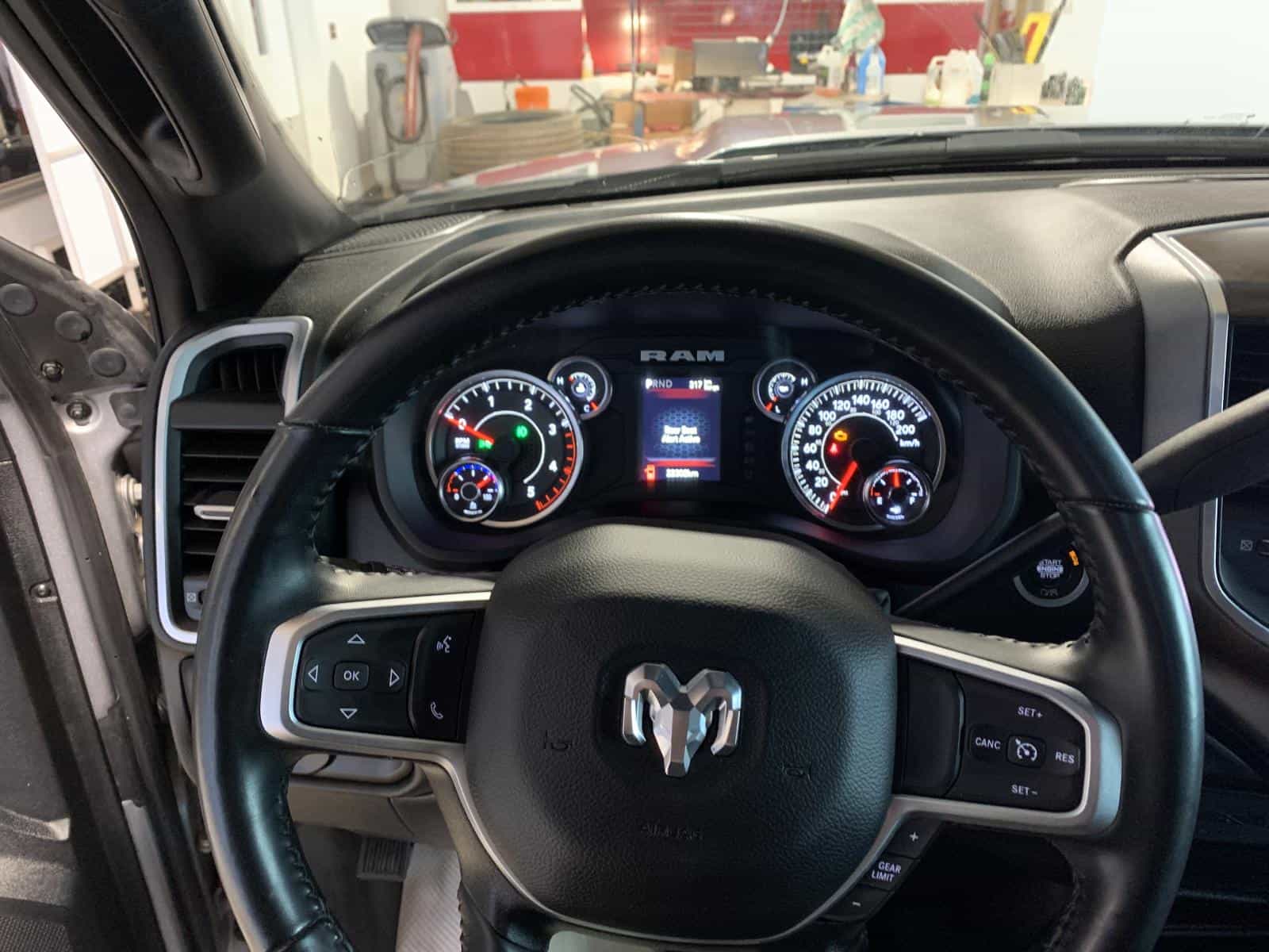 Image 16 RAM 3500 Big Horn 2024