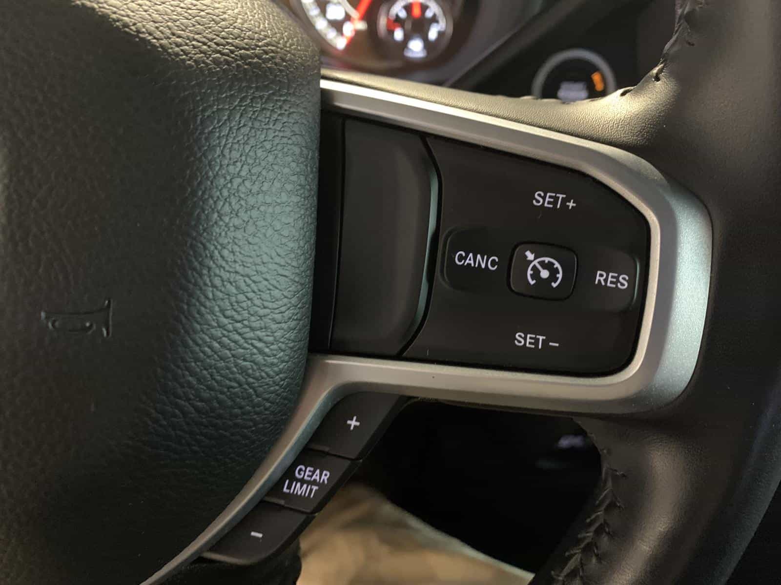 Image 21 RAM 3500 Big Horn 2024