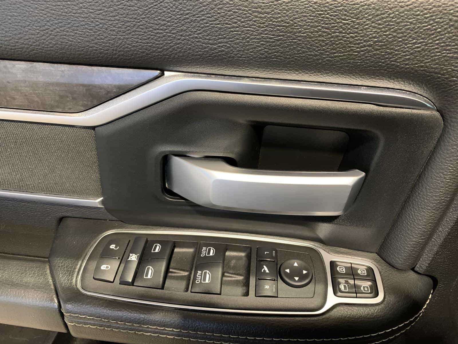 Image 24 RAM 3500 Big Horn 2024