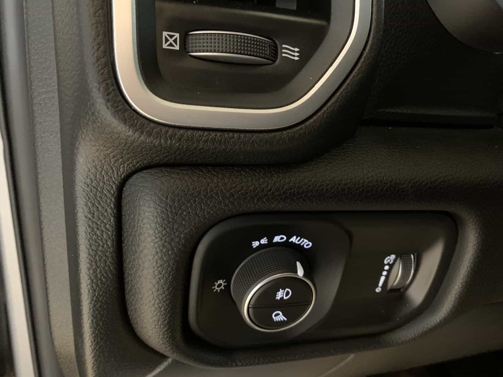 Image 23 RAM 3500 Big Horn 2024