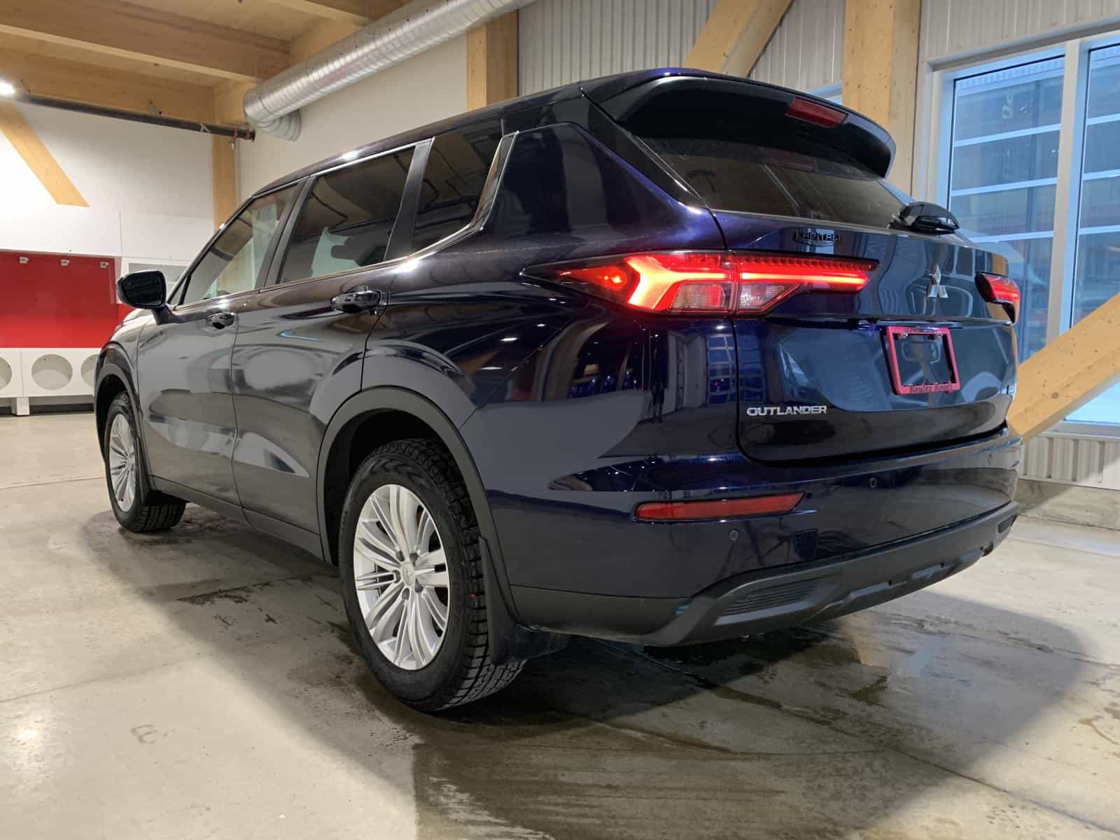 Image 3 Mitsubishi Outlander ES 2024