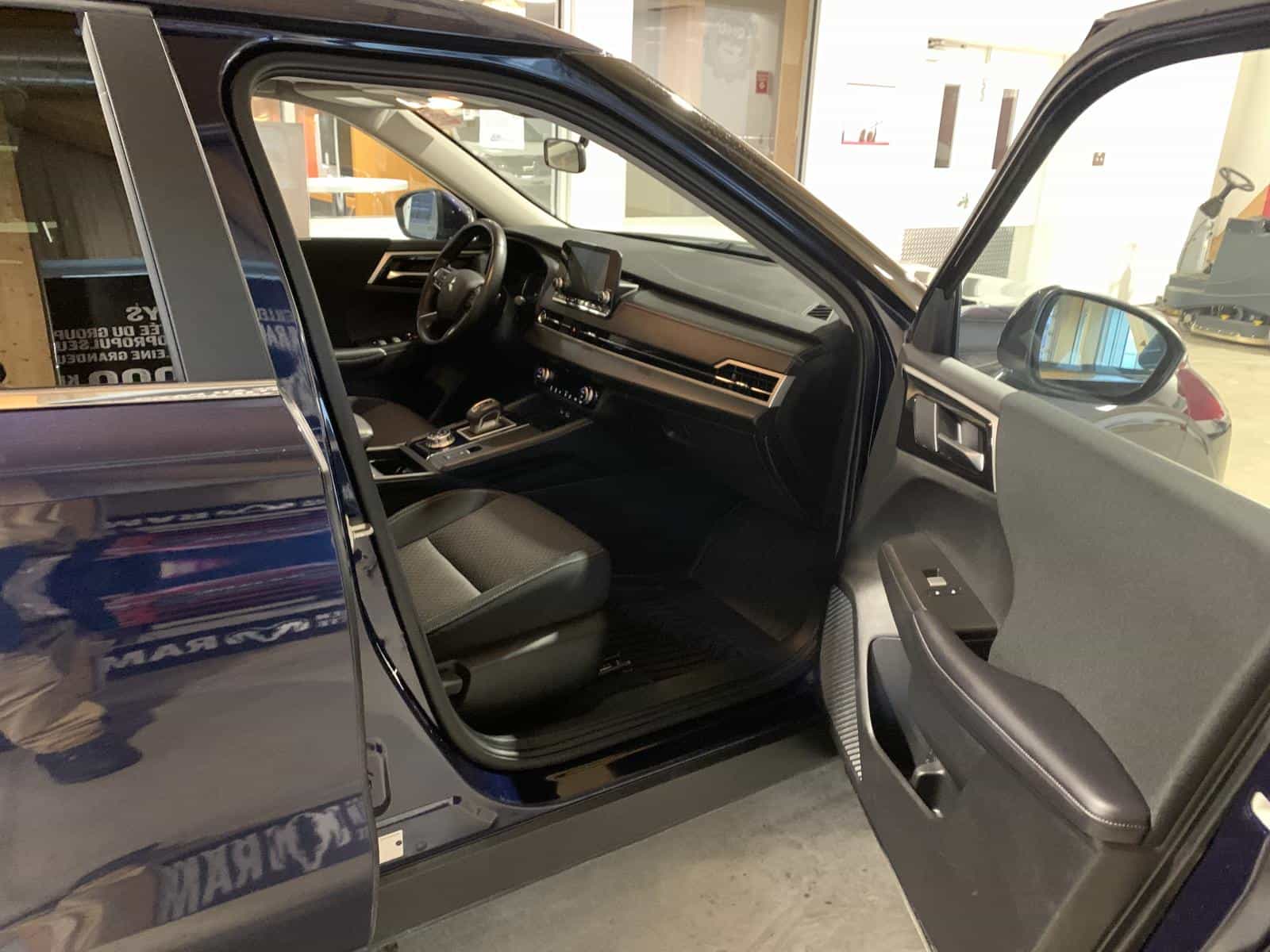 Image 10 Mitsubishi Outlander ES 2024