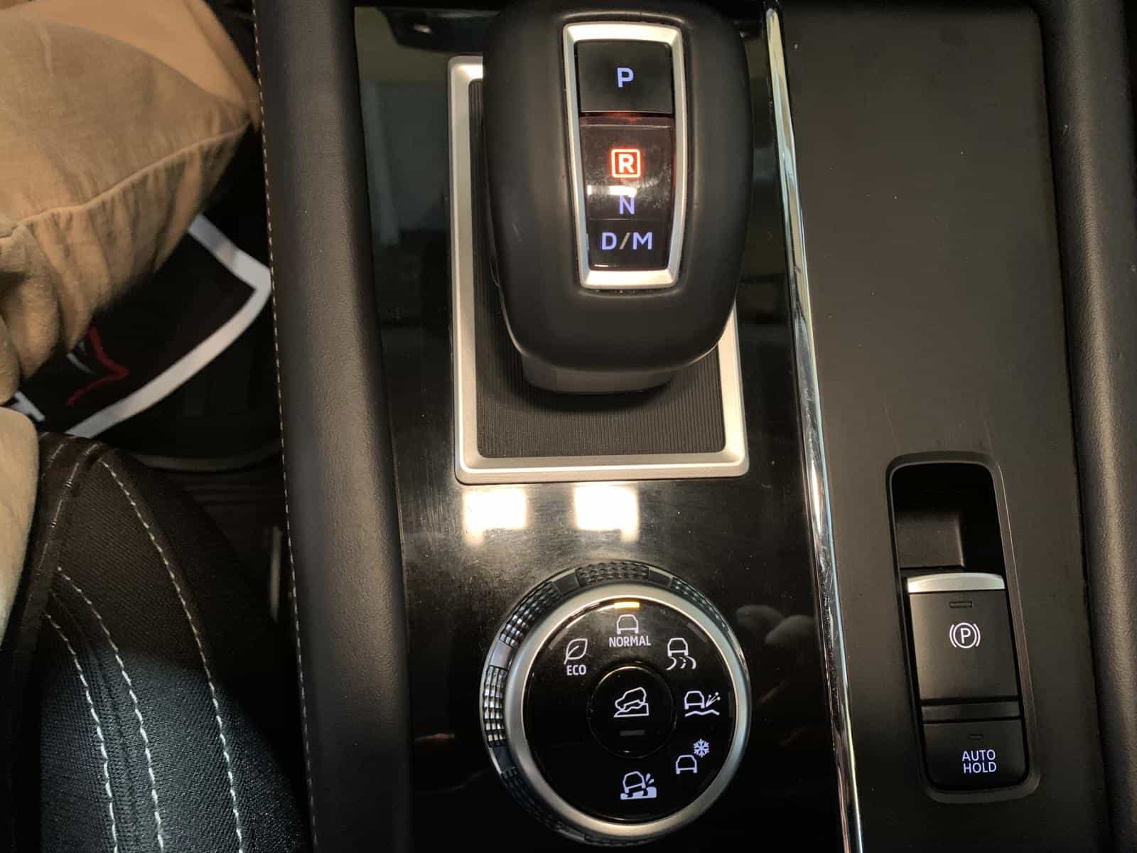 Image 17 Mitsubishi Outlander ES 2024