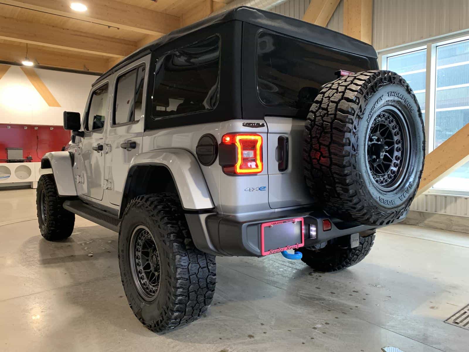 Image 3 Jeep Wrangler Sahara 4XE 2024