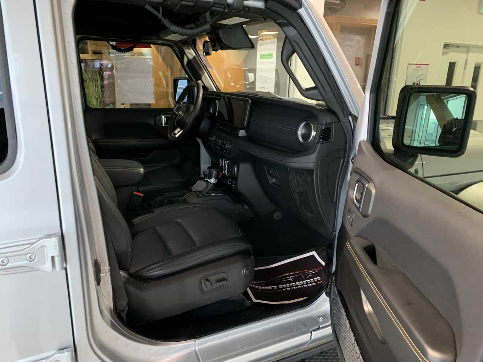 Image 11 Jeep Wrangler Sahara 4XE 2024