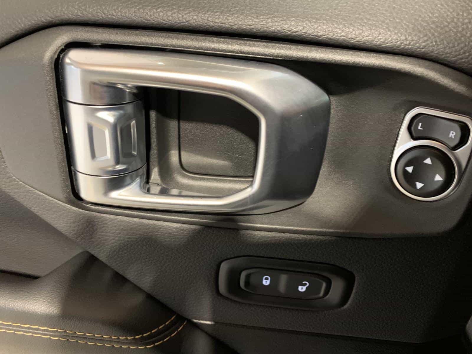 Image 28 Jeep Wrangler Sahara 4XE 2024