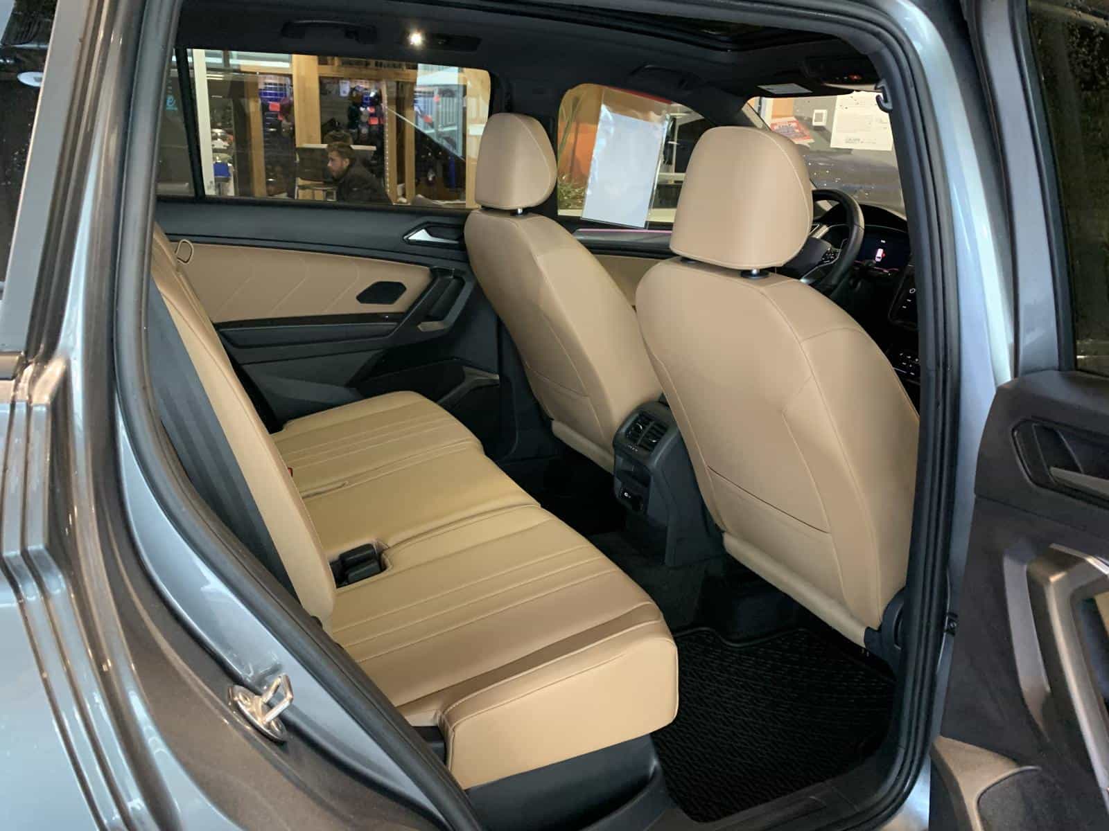 Image 12 Volkswagen Tiguan Comfortline R-L Blk 2023