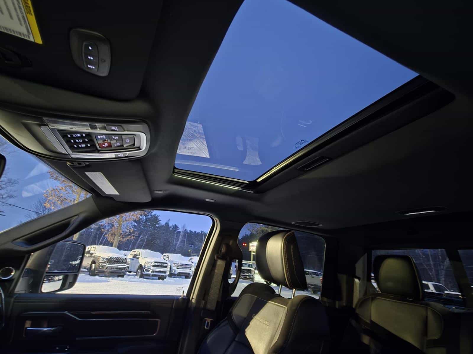 2023 RAM 2500 LARAMIE Laramie - Image 19