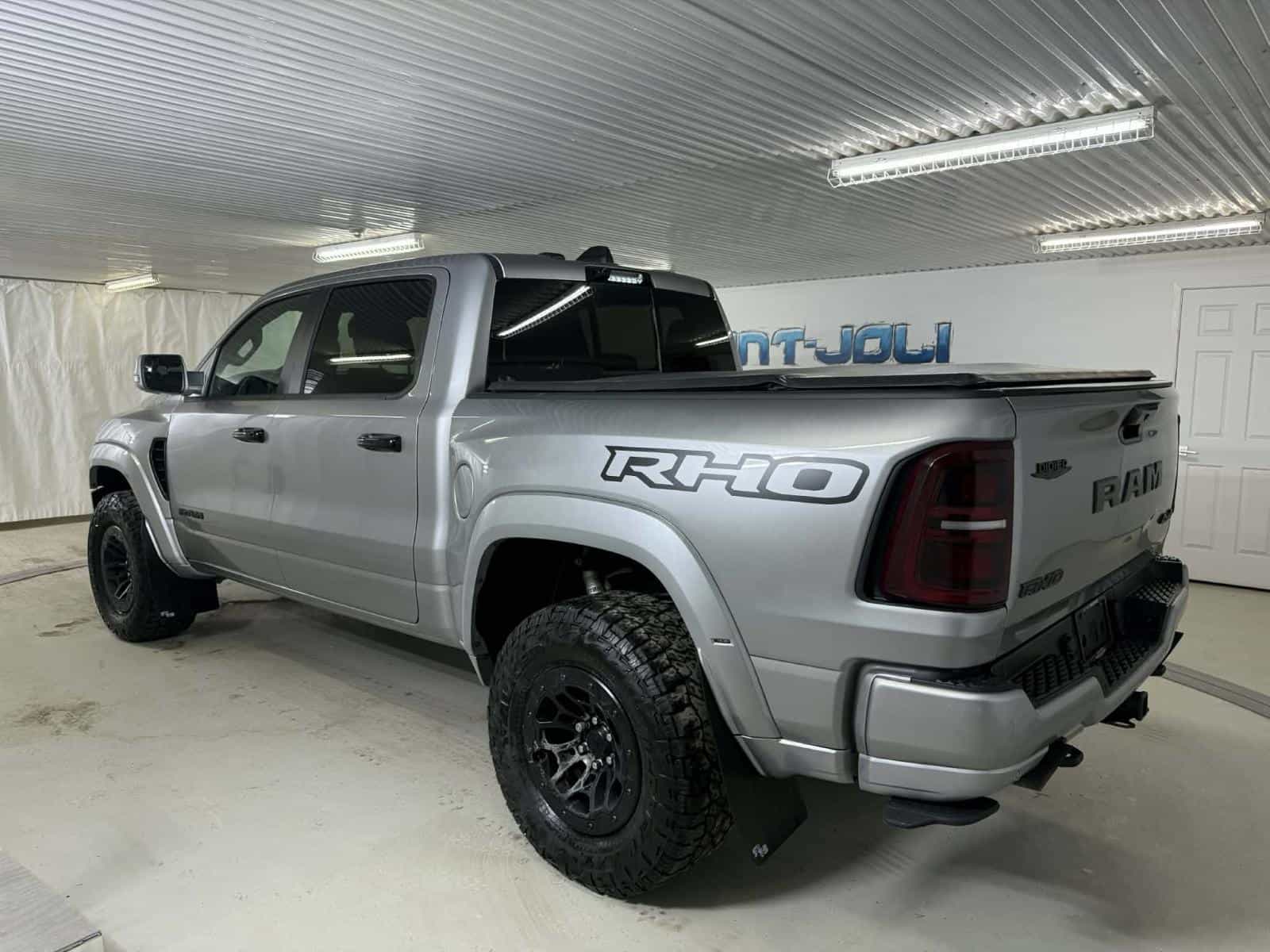 Image 3 RAM 1500 RHO 2025