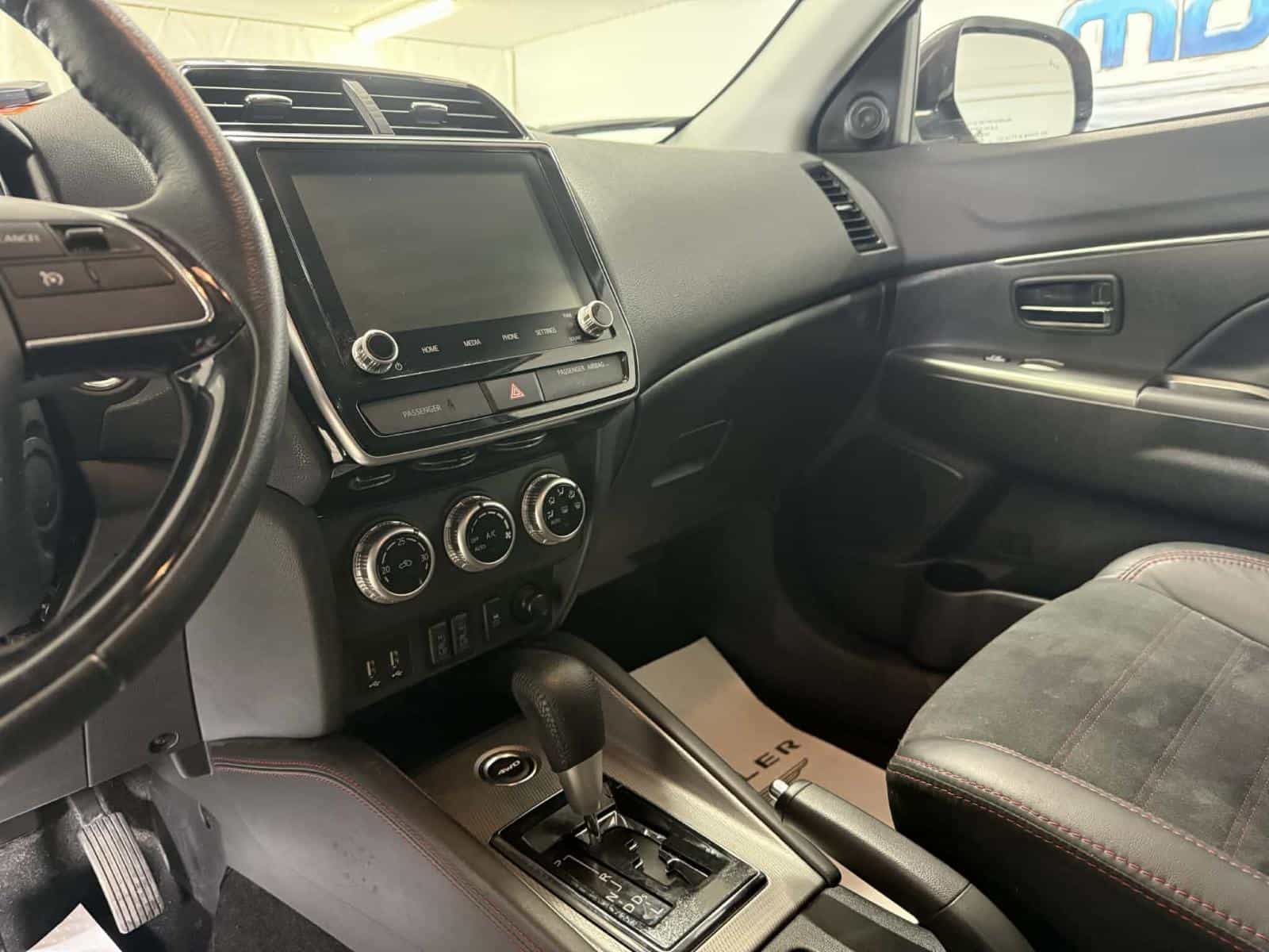 Image 15 Mitsubishi RVR SEL 2022