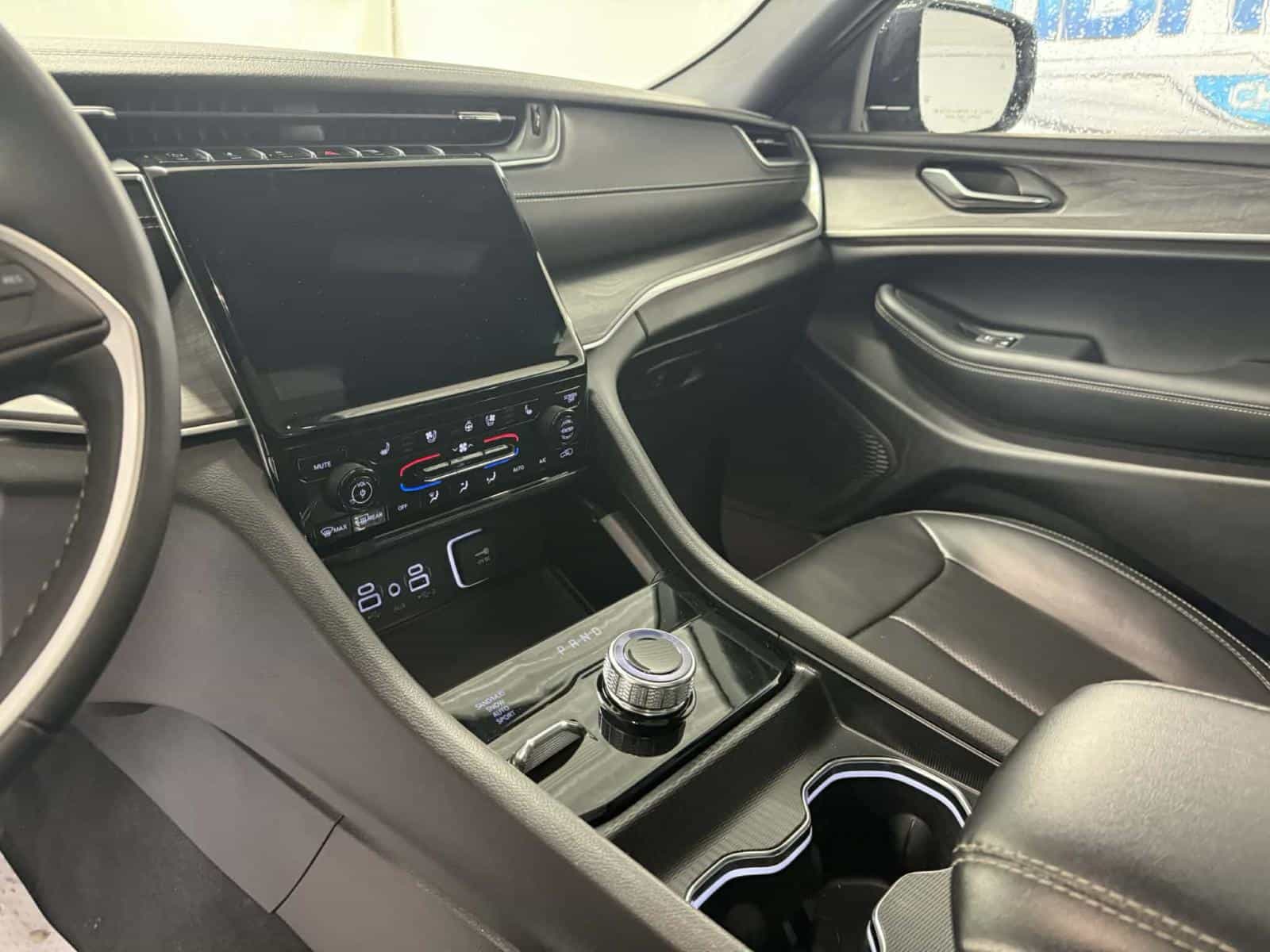 Image 14 Jeep Grand Cherokee Limited 2024