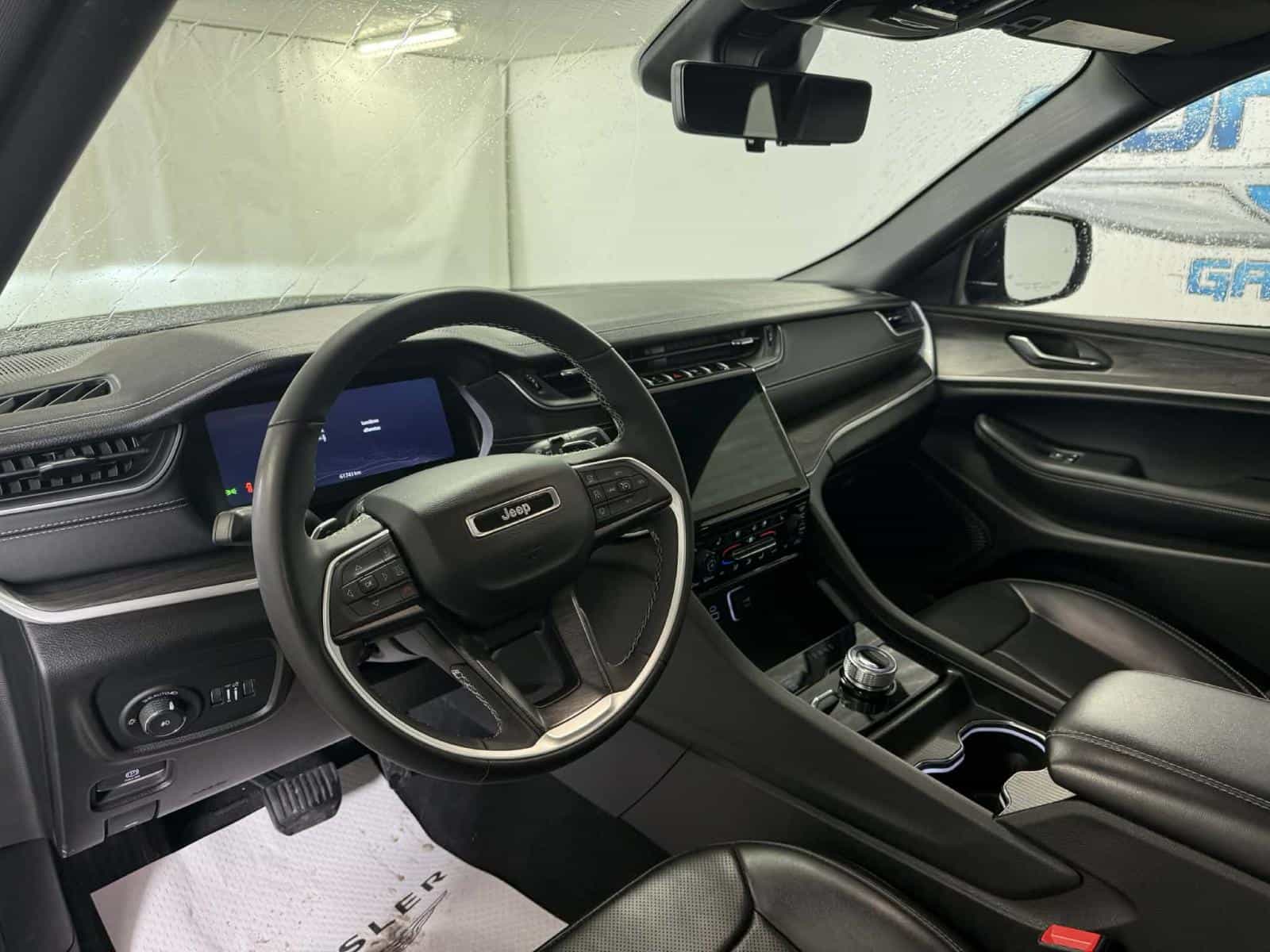 Image 13 Jeep Grand Cherokee Limited 2024