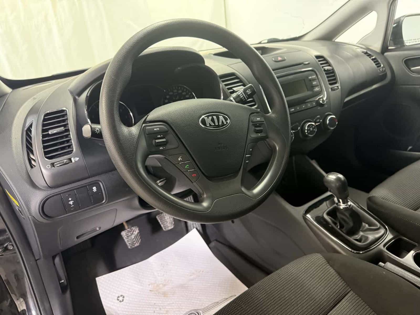 Image 13 Kia Forte LX 2017