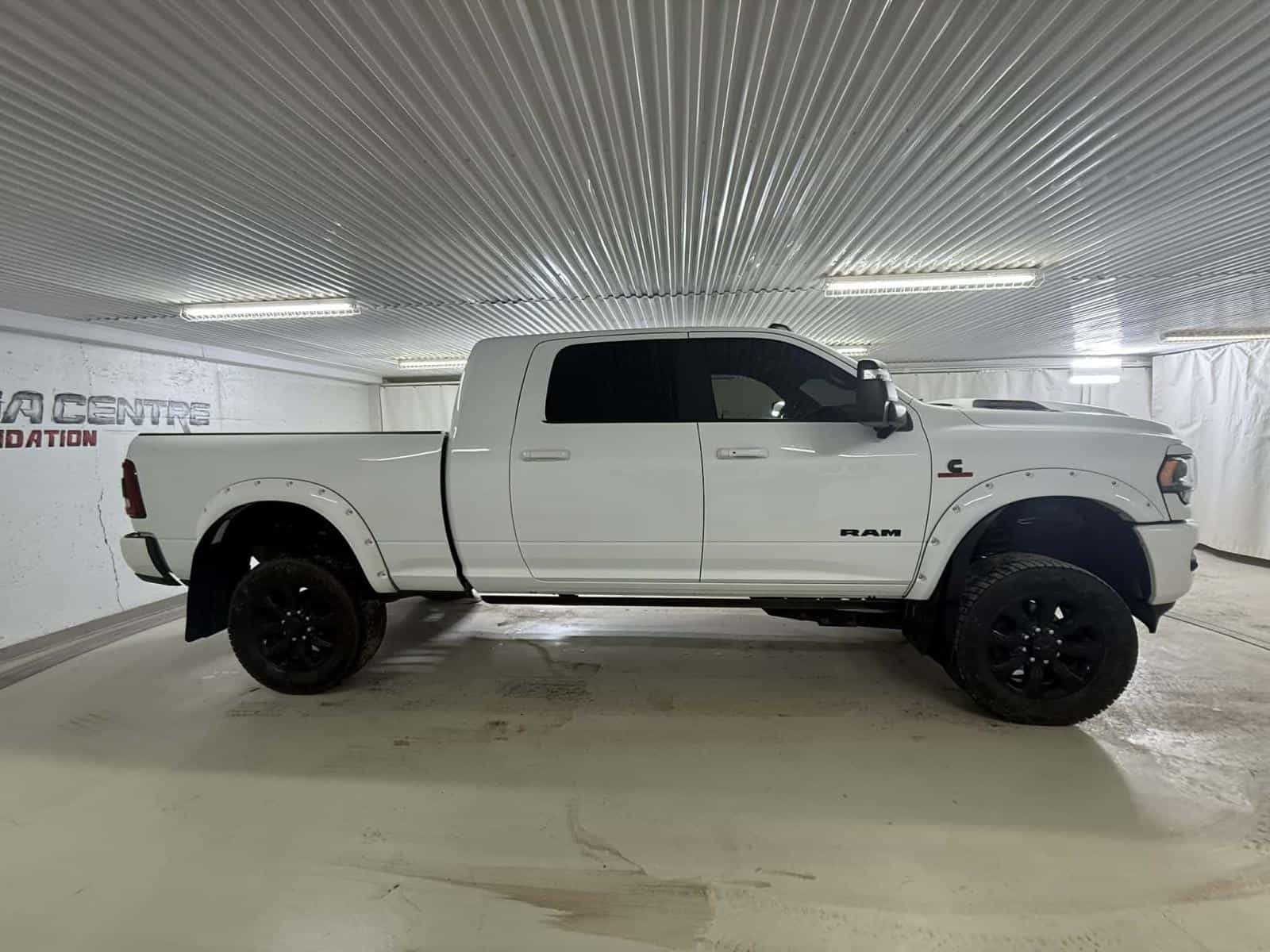 Image 7 RAM 2500 Limited 2024