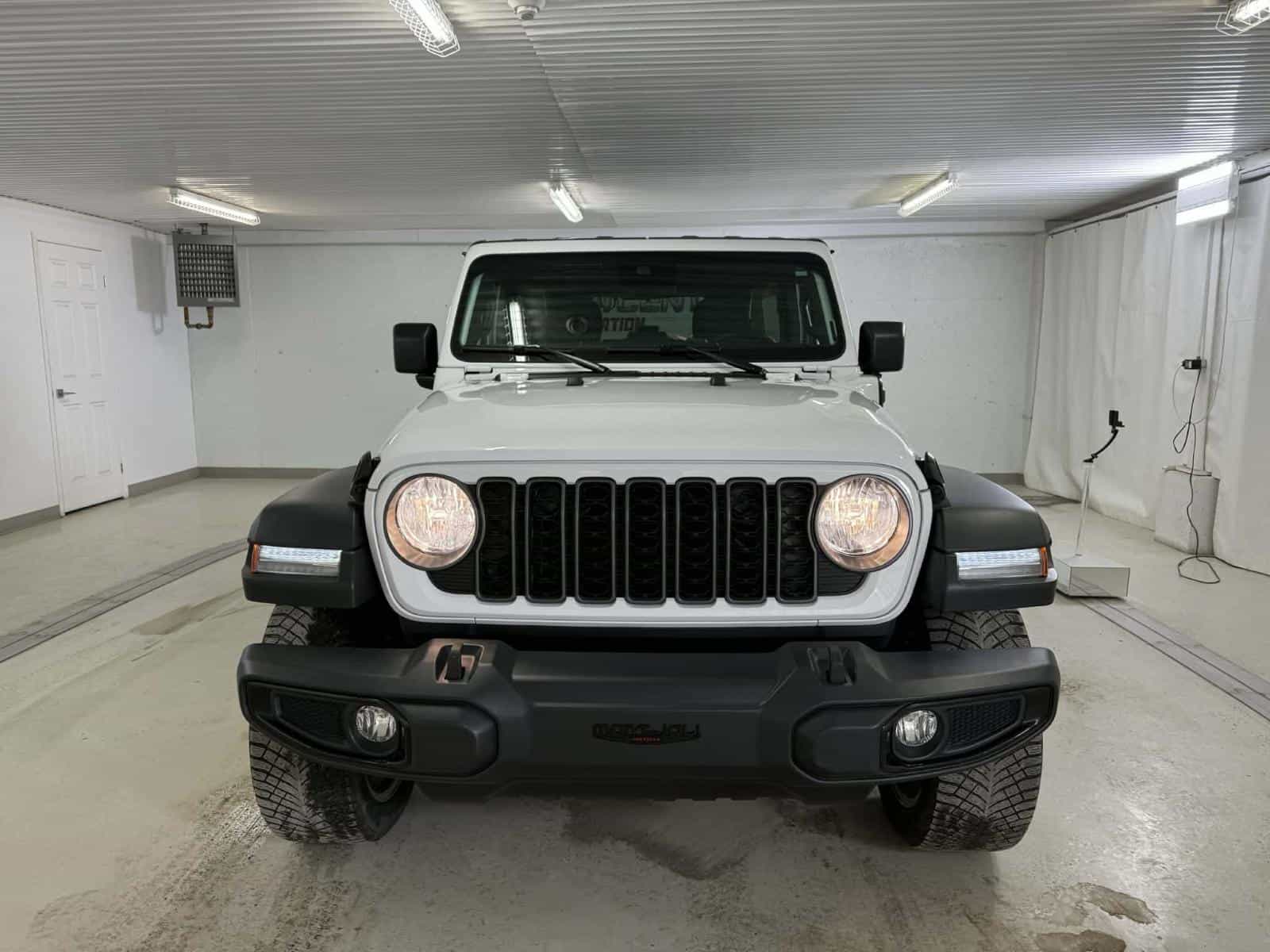 Image 9 Jeep Wrangler Sport S 2025