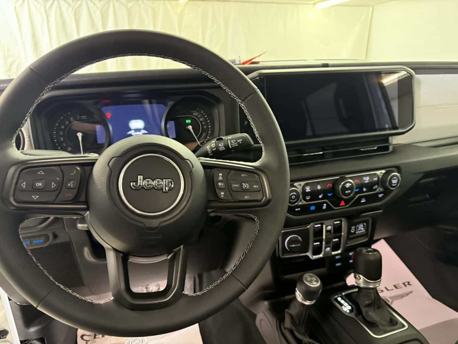 Image 12 Jeep Wrangler Sport S 2025