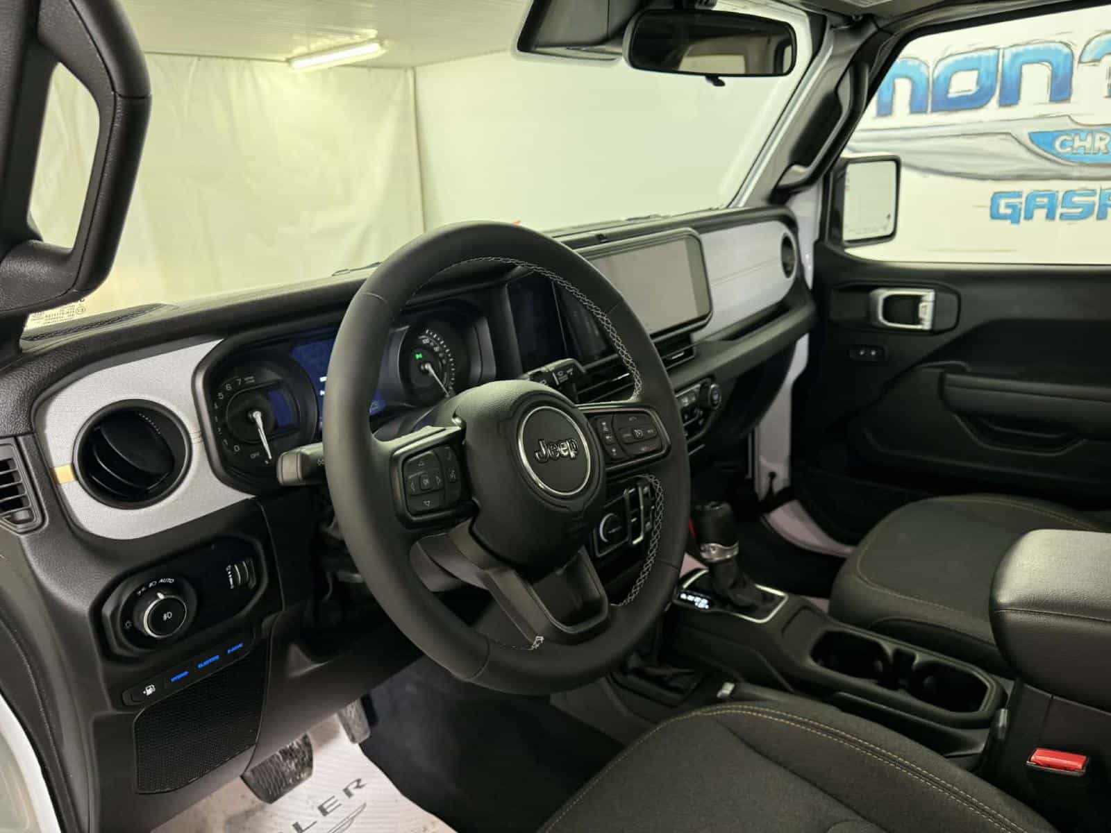 Image 15 Jeep Wrangler Sport S 2025