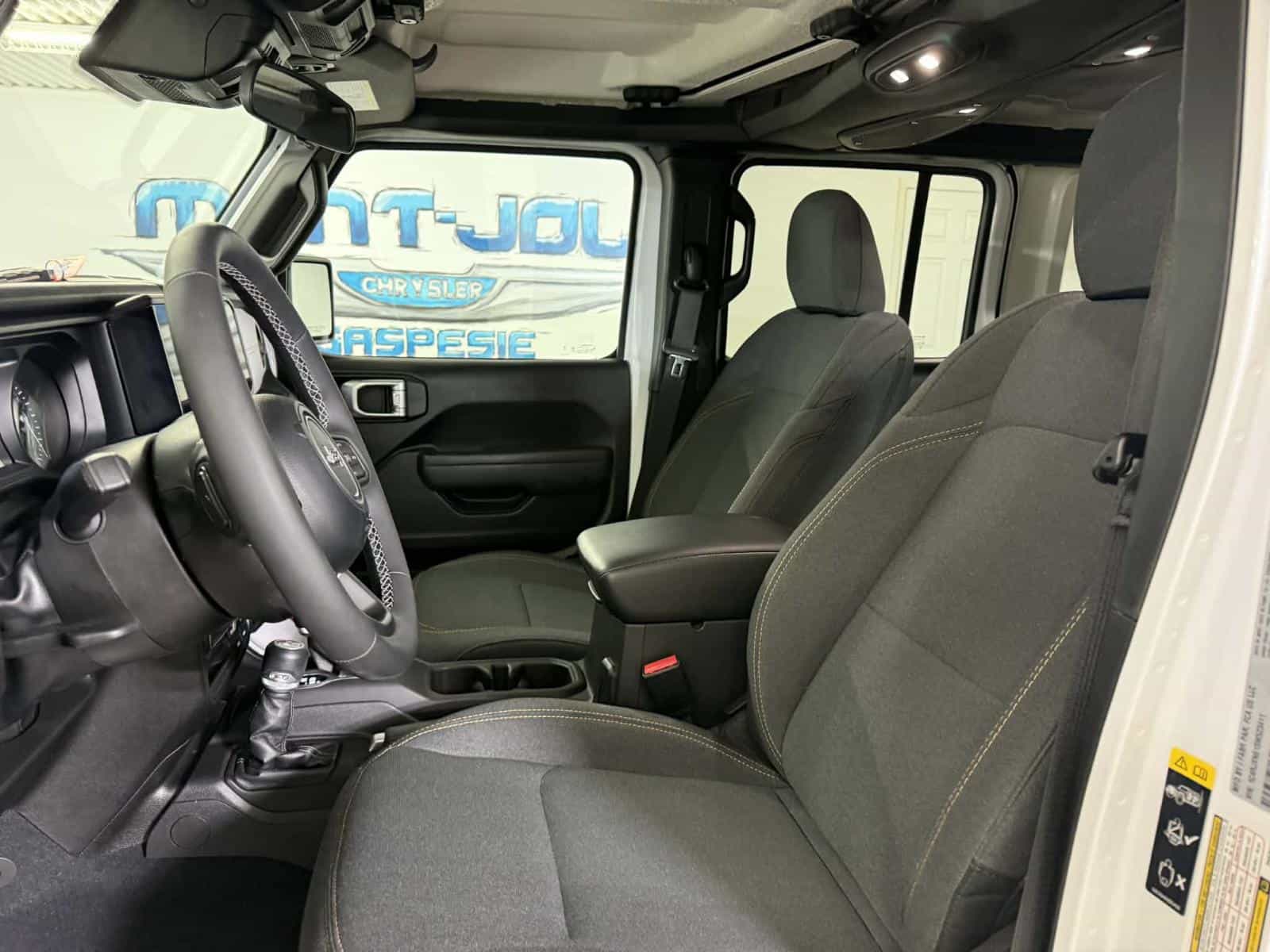 Image 17 Jeep Wrangler Sport S 2025